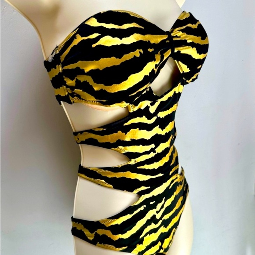 PINK VICTORIA’S SECRET black gold tiger print one piece swimsuit Women’s M
